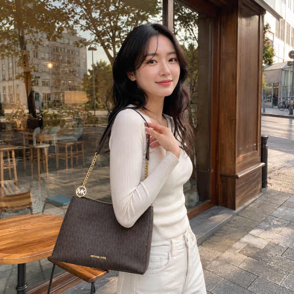 셔링 토트백 $75.73 👜Michael Kors Outlet 최대 70% + 추가 15% 할인