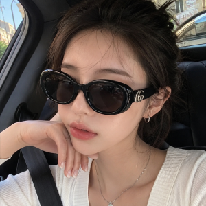 Gucci 폴라 그라데이션 오벌 선글라스