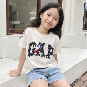 그래픽 티셔츠 $5.40 👕