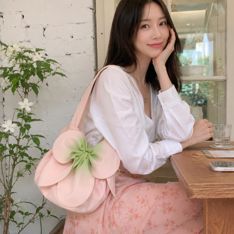생로랑 선글라스 $347.20Mytheresa 디자이너 브랜드 최대 70% + 추가 20% 할인