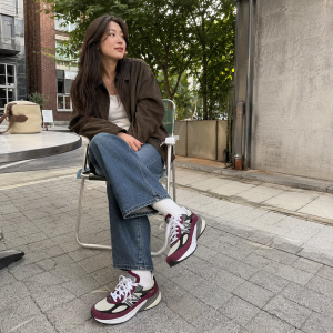 9060 유니섹스 스니커즈 $53.99 👟