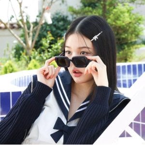 미우미우 선글라스 $341