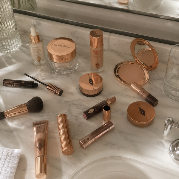 $115 이상 구매시 기프트 증정!Charlotte Tilbury 뷰티 세트 최대 45% 할인