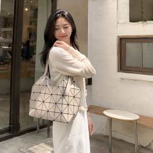 최저 $181부터!Issey Miyake 바오바오 핸드백 최대 51% 할인 👛