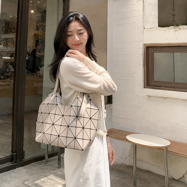 최저 $181부터!Issey Miyake 바오바오 핸드백 최대 51% 할인 👛