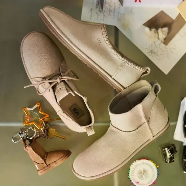 여성 골든글로우 샌들 $90UGG 봄·여름 신상품 컬렉션 10% 할인