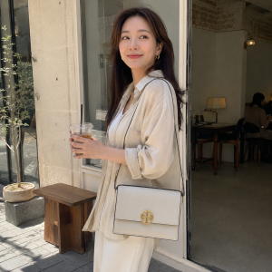 멜로우 스터드 뮬 $189