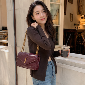 루루 미니 크로스바디백 $1699.99Saint Laurent 디자이너 세일 최대 70% 할인 🖤