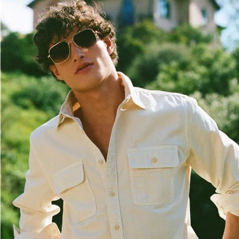 옥스퍼드 셔츠 $34.99 👔Urban Outfitters 남성 의류 최대 60% 할인