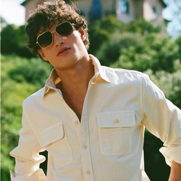 옥스퍼드 셔츠 $34.99 👔Urban Outfitters 남성 의류 최대 60% 할인