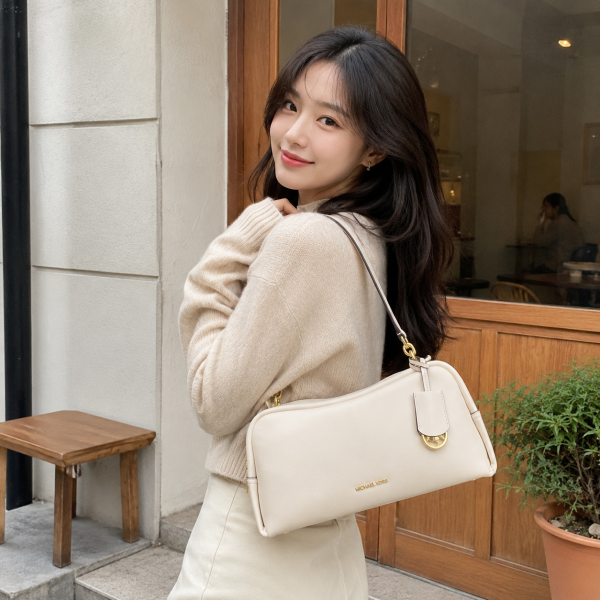 우븐 크로스백 $71.10 👜Michael Kors 아울렛 최대 70% + 추가 10% 할인