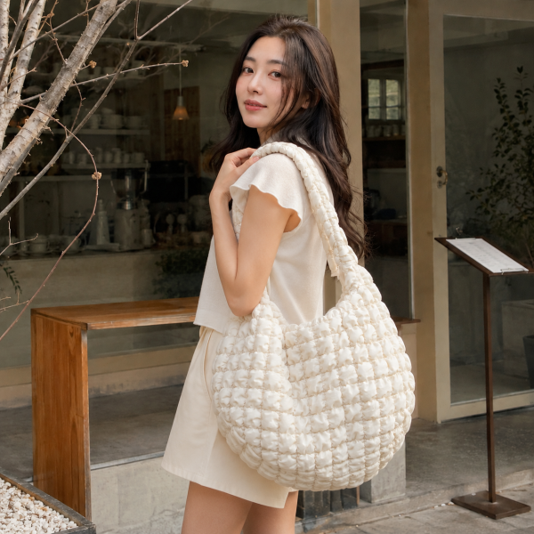 퀼티드 마이크로백 $29.15COS 가방 및 액세서리 최대 70% 할인 + 추가 15% 할인
