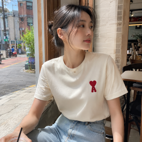 아미 패치 반팔 $173.12 ✨Cettire 패션 세일 최대 70% + 추가 10% 할인