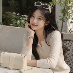 스와로브스키 실버 다이얼 여성 시계 $119