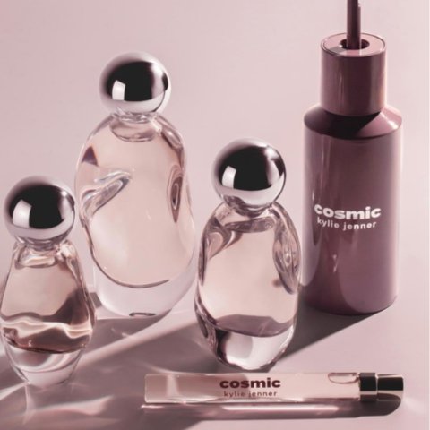 코스믹 캘리 제너 100ml 듀오 $153Kylie Cosmetics 향수 컬렉션 최대 15% 할인