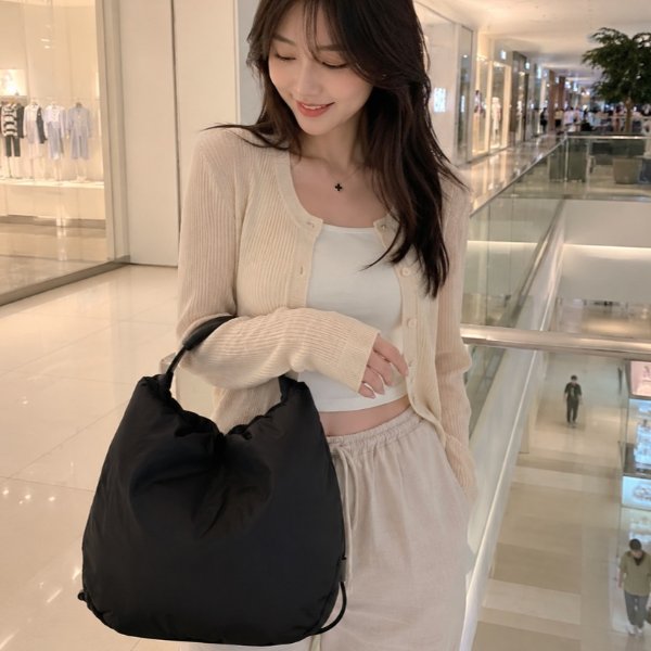 핸들 미 미디엄 호보백 블랙 $857.50Moschino 여성 가방 최대 50% 할인