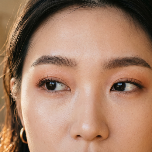 Straight Korean brow trend